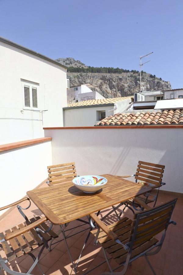 Terrazza Lucilla Apartment เชฟาลู ภายนอก รูปภาพ