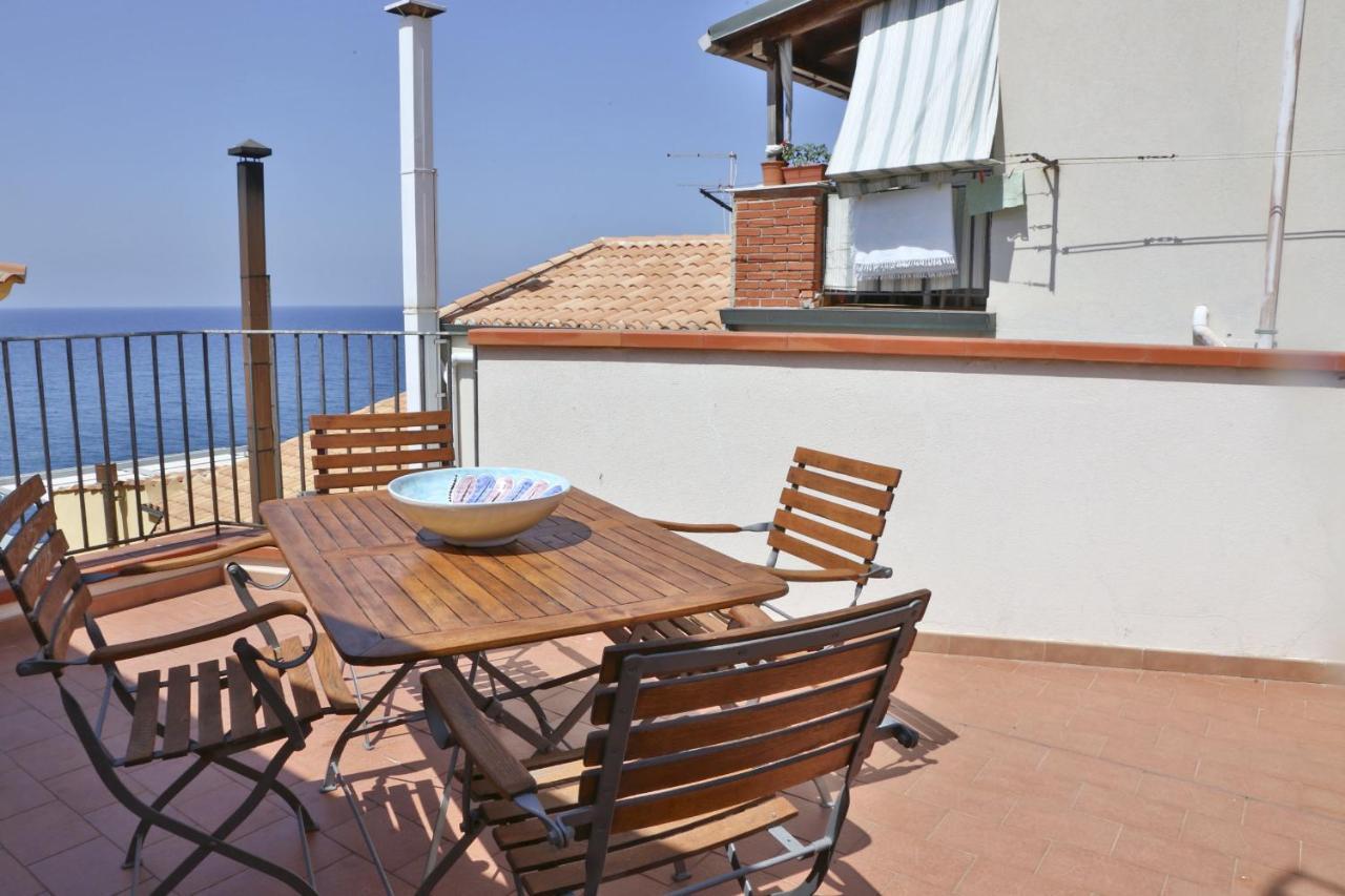 Terrazza Lucilla Apartment เชฟาลู ภายนอก รูปภาพ